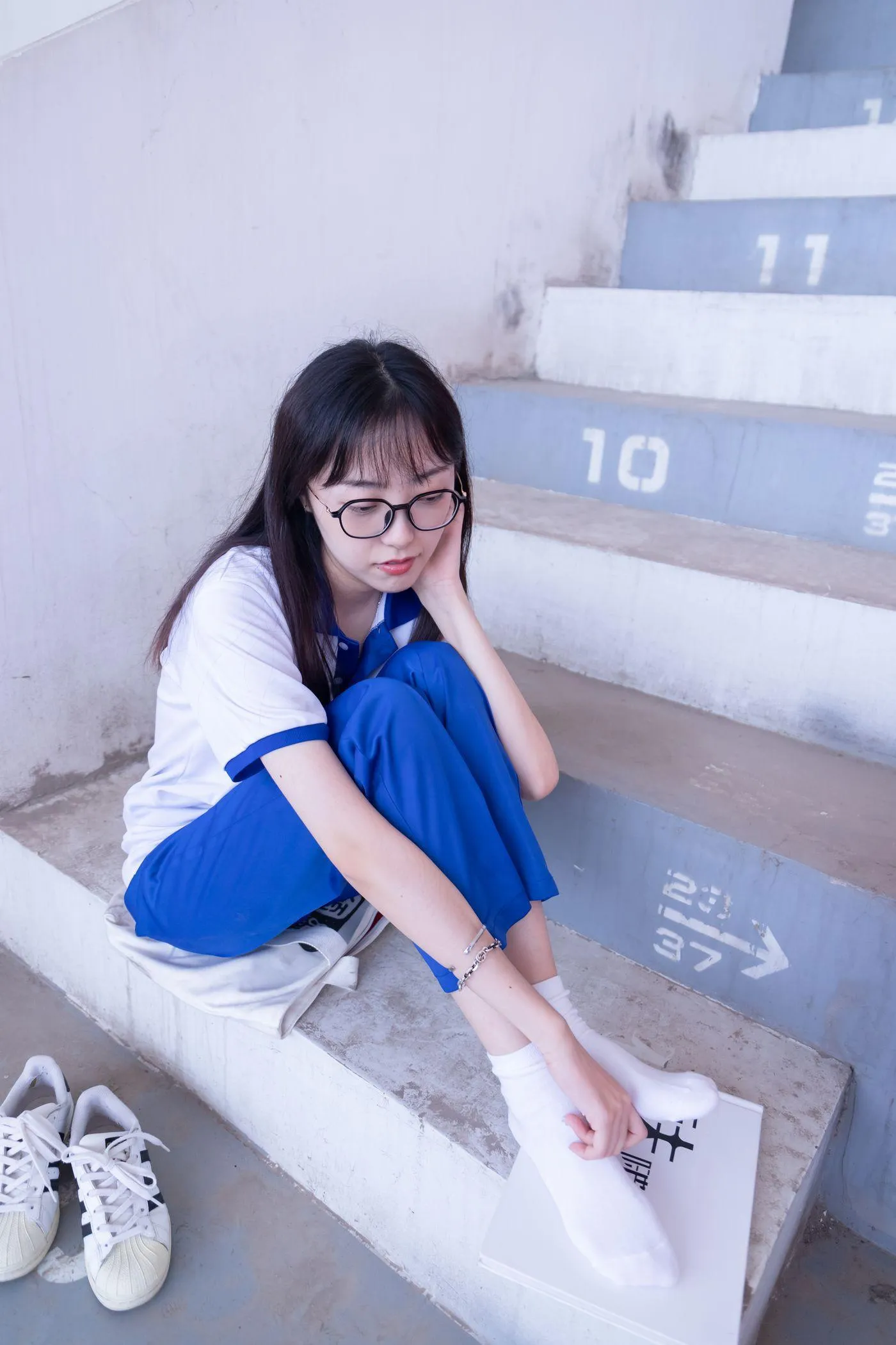 [BoBoSocks袜啵啵]NO.002 稚予-校服、贝壳头、白棉袜、裸足 [139P]插图2